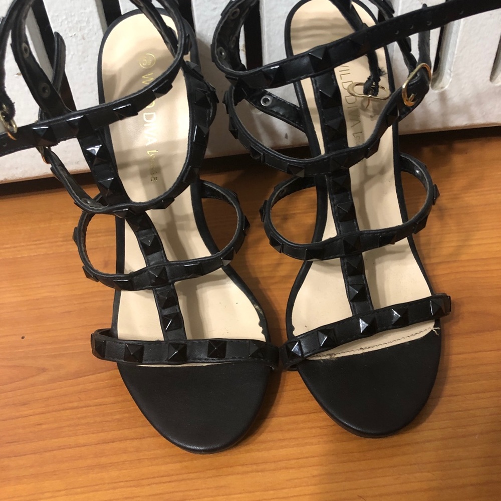 Shoes in black